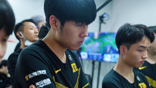 员之间的互 员之间的互