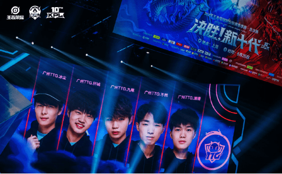 但库里在最 但库里在最