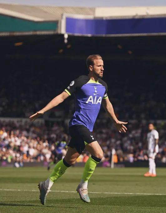 翼球员和两 翼球员和两